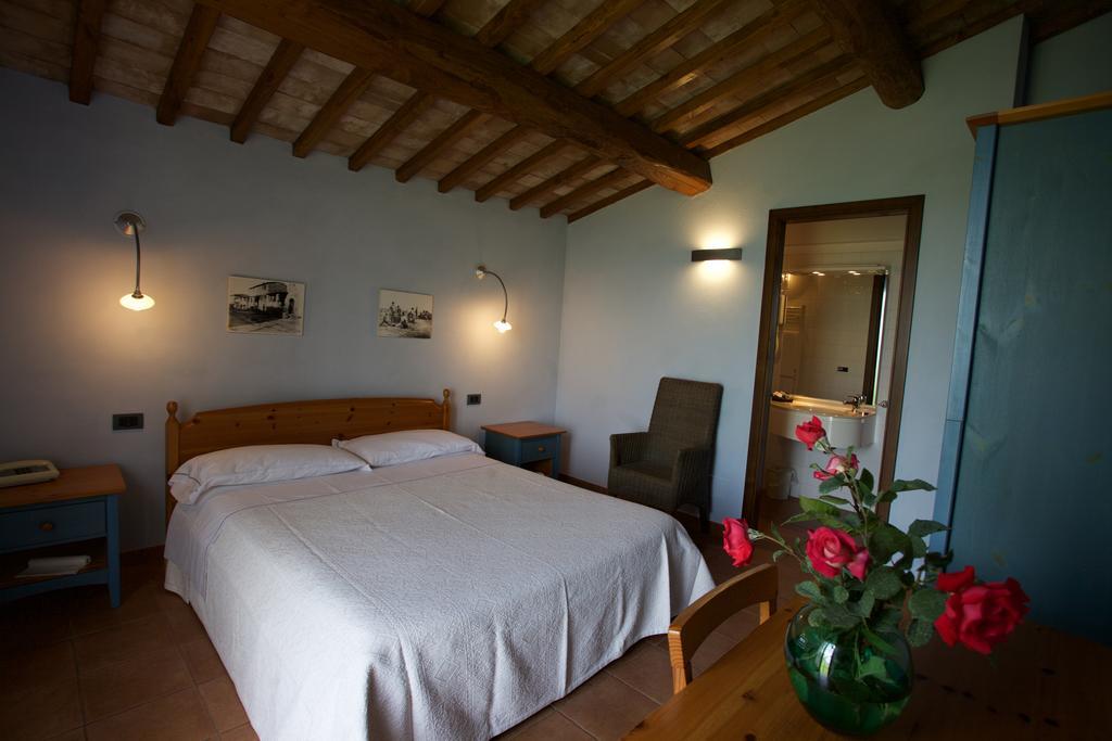 Bio Agriturismo Il Torrione Saturnia Room photo